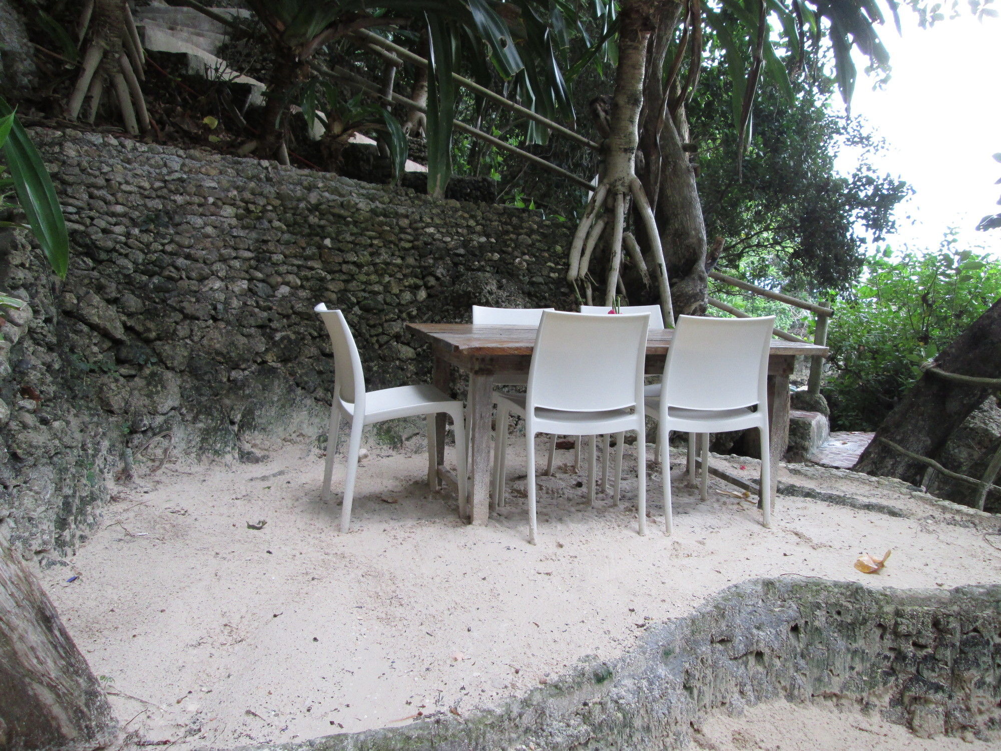 Balinghai Beach Resort Yapak Exterior photo