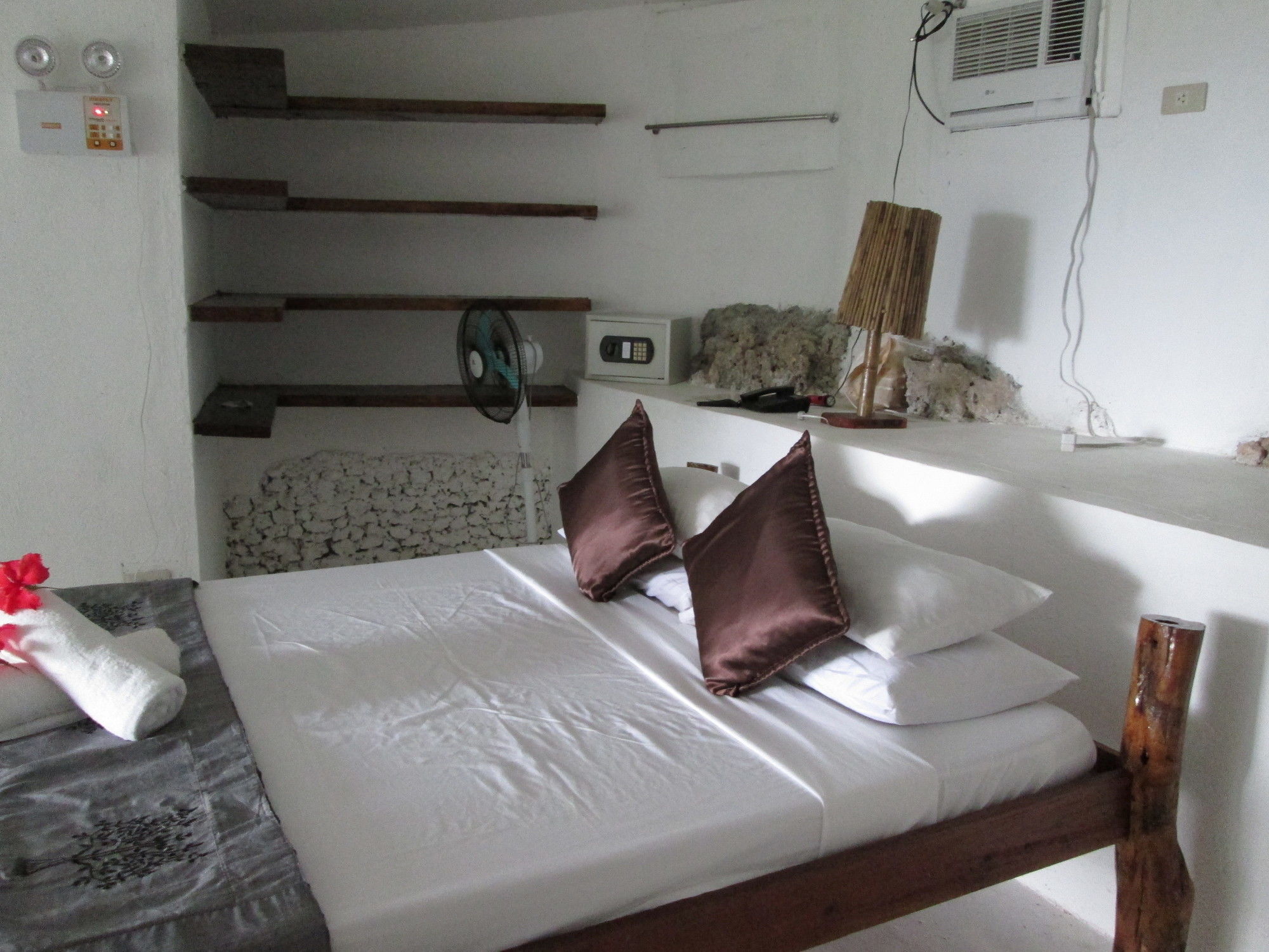 Balinghai Beach Resort Yapak Exterior photo