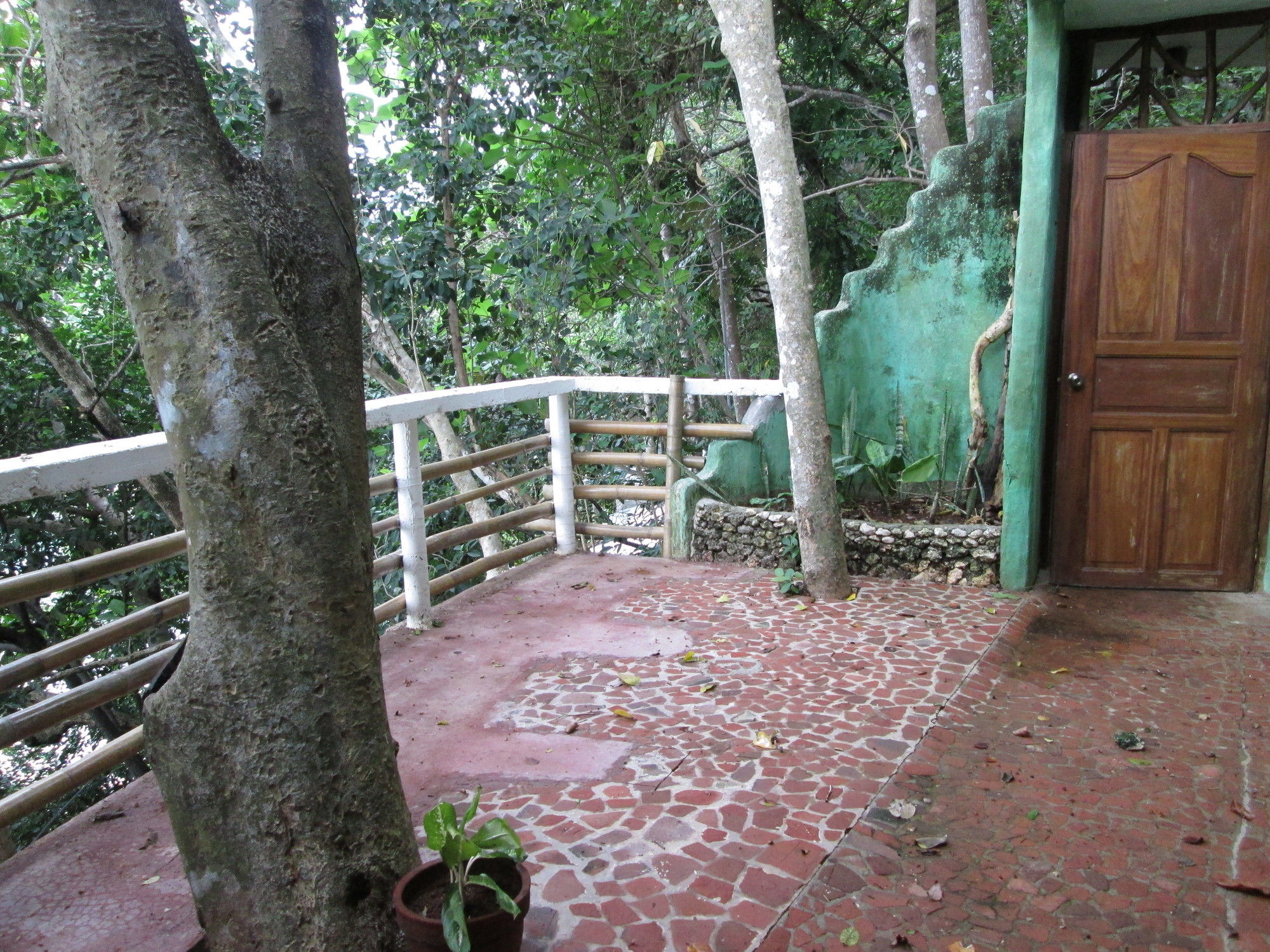 Balinghai Beach Resort Yapak Exterior photo